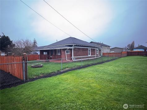 517 Water Street South Bend WA 98586