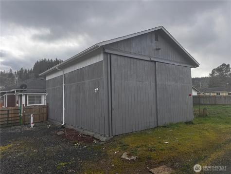 517 Water Street South Bend WA 98586