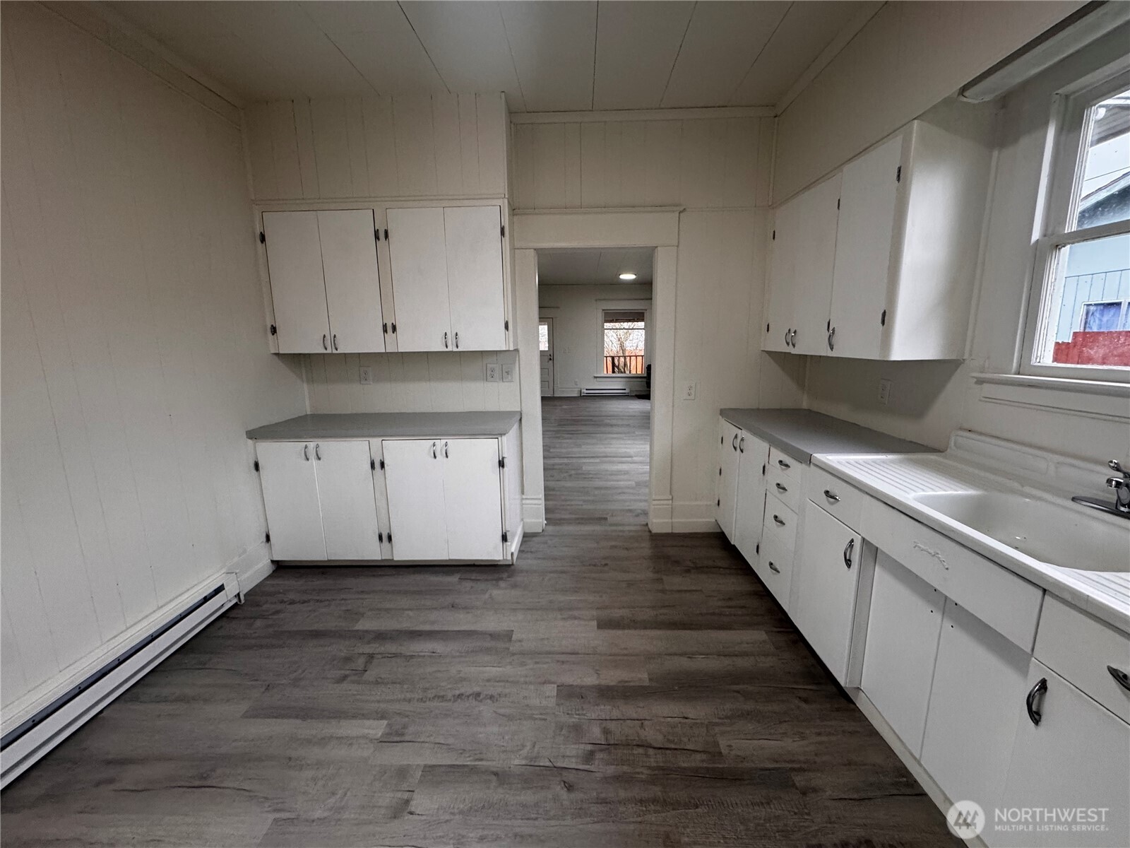 517 Water Street South Bend WA 98586