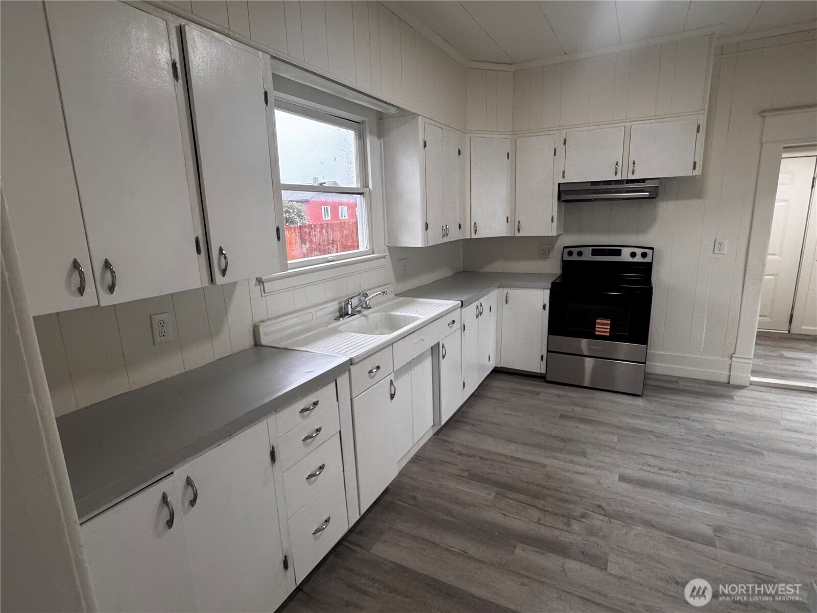 517 Water Street South Bend WA 98586