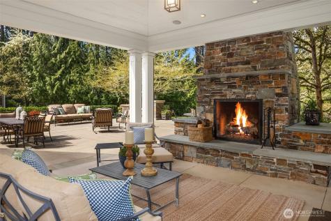 2045 250th Place NE Sammamish WA 98074