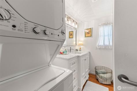 3702 Hunt Street NW Gig Harbor WA 98335