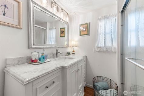 3702 Hunt Street NW Gig Harbor WA 98335