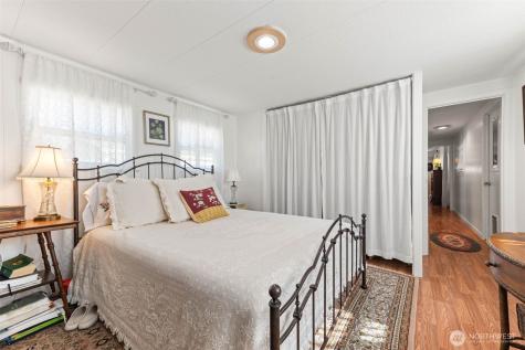 3702 Hunt Street NW Gig Harbor WA 98335