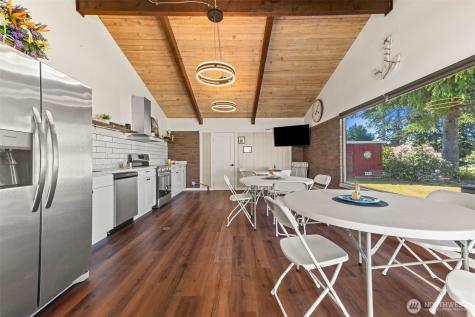 3702 Hunt Street NW Gig Harbor WA 98335