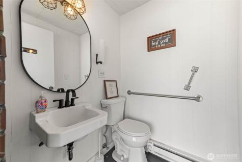 3702 Hunt Street NW Gig Harbor WA 98335