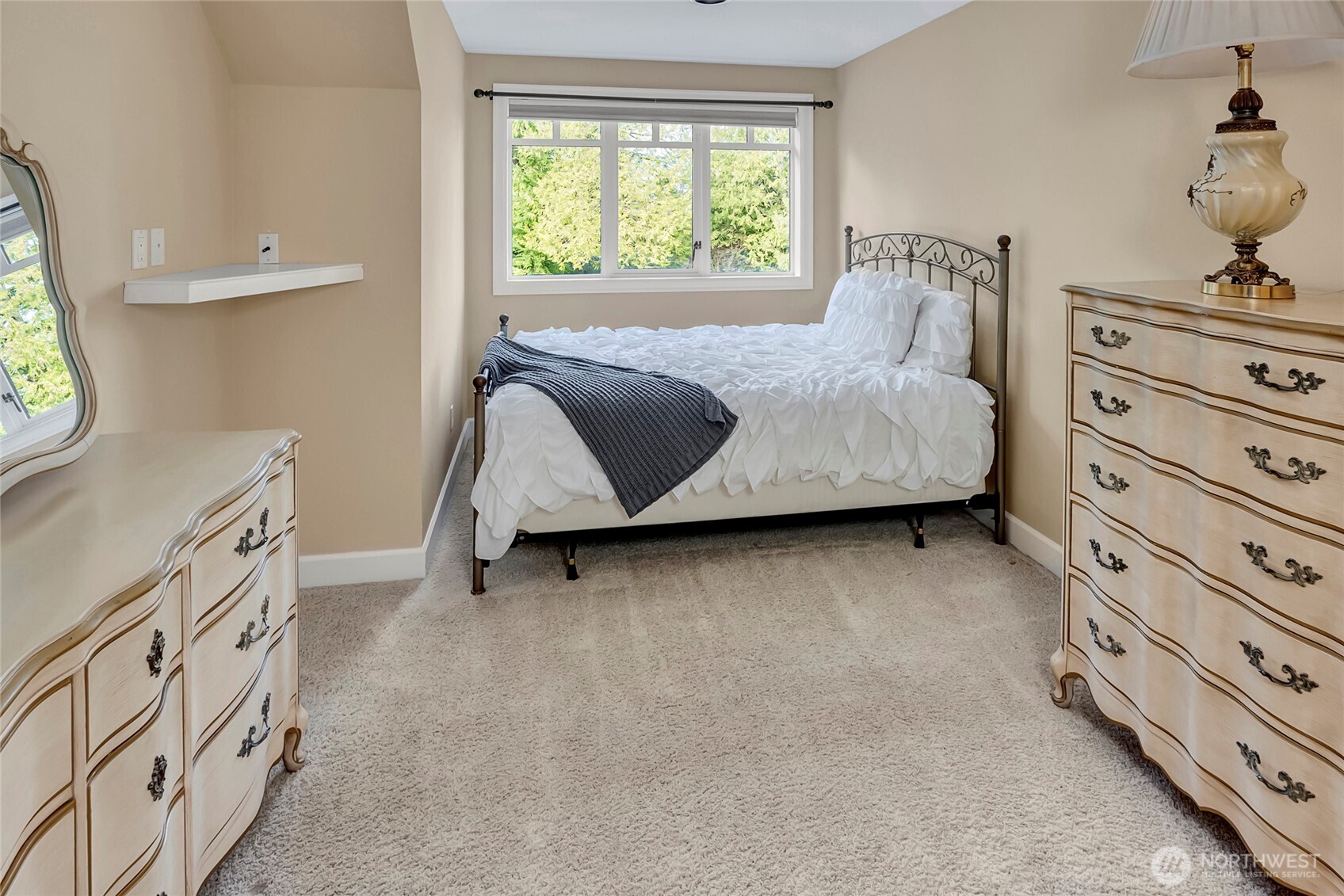 4911 Harbor Lane Everett WA 98203