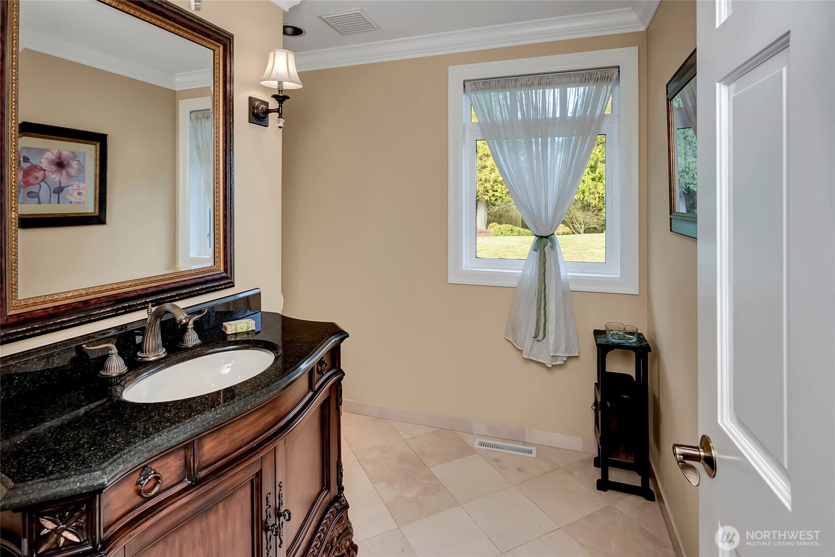 4911 Harbor Lane Everett WA 98203