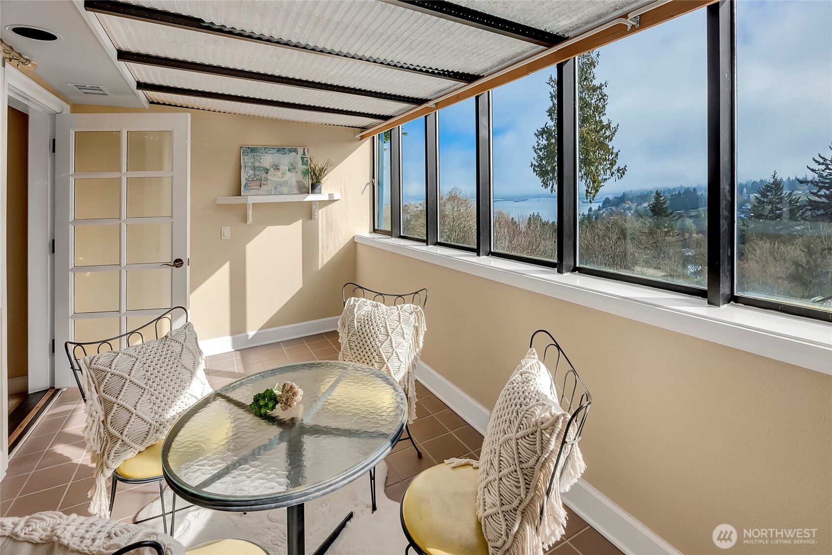 4911 Harbor Lane Everett WA 98203