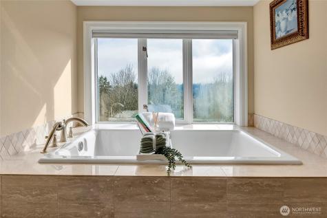4911 Harbor Lane Everett WA 98203