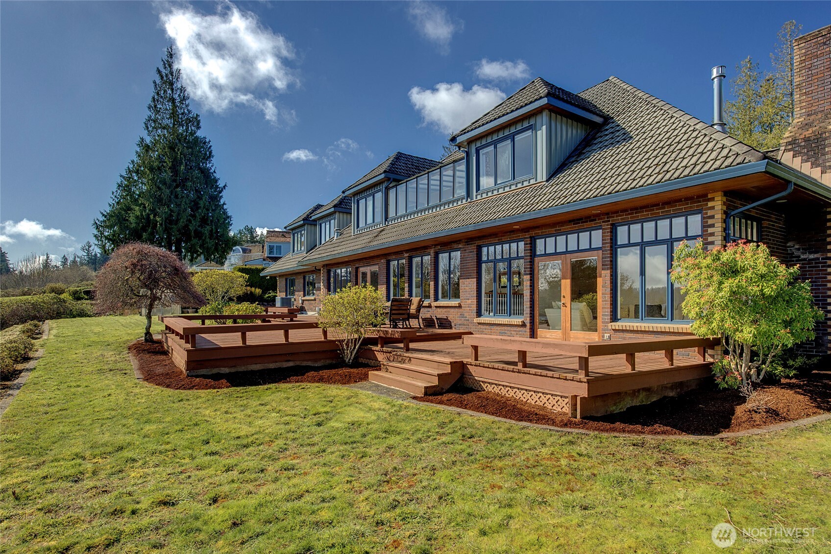 4911 Harbor Lane Everett WA 98203