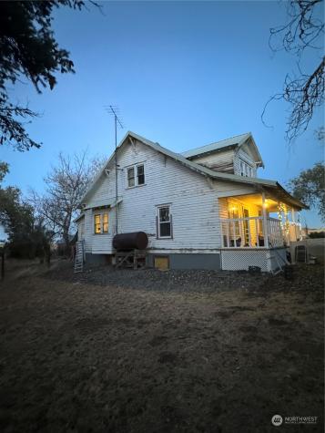 16525 Us Highway 2 Waterville WA 98858