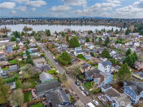 713 N 70th Street Seattle WA 98103