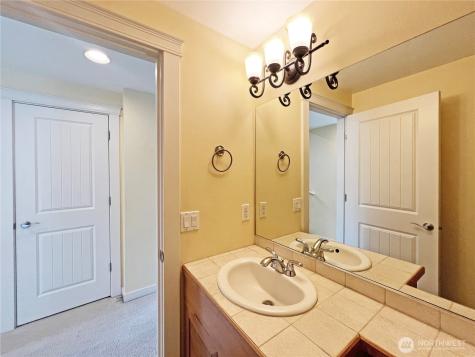 18542 97th Ave Court E Puyallup WA 98375