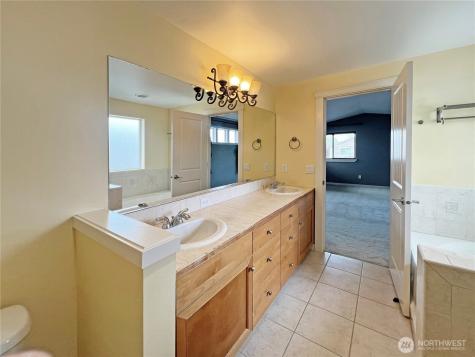 18542 97th Ave Court E Puyallup WA 98375