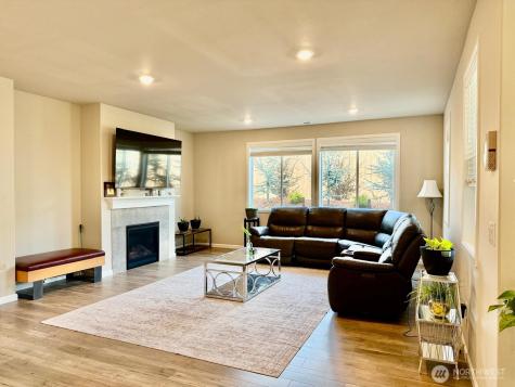 12911 Emerld Ridge Boulevard E Puyallup WA 98374