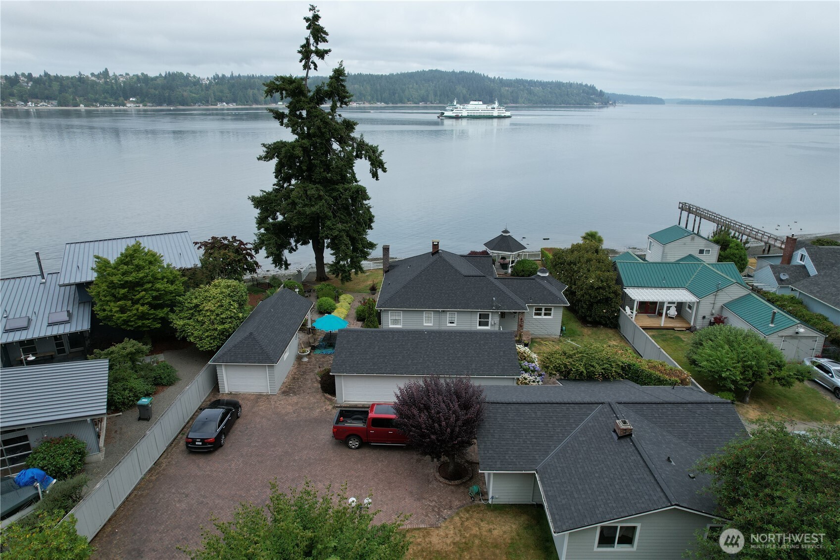 3538 Beach Drive E Port Orchard WA 98366