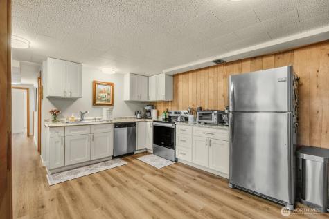 6904 NE 70th Street Vancouver WA 98661