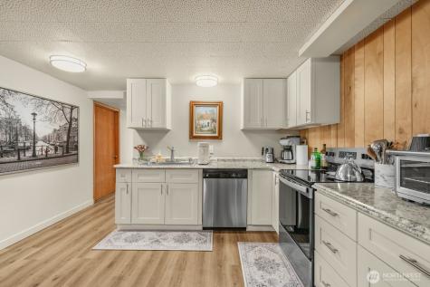 6904 NE 70th Street Vancouver WA 98661