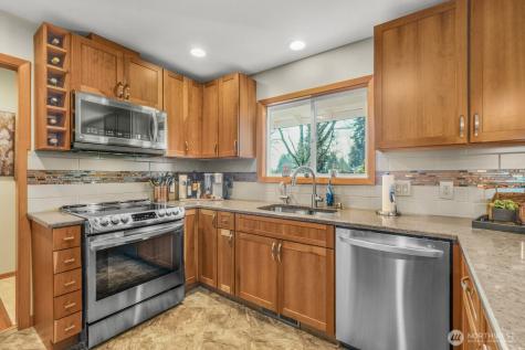 6904 NE 70th Street Vancouver WA 98661