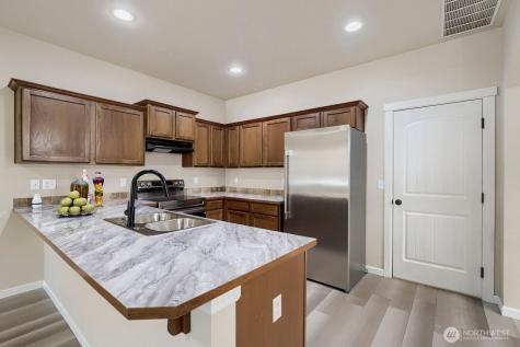 367 Graham Avenue NE Renton WA 98059