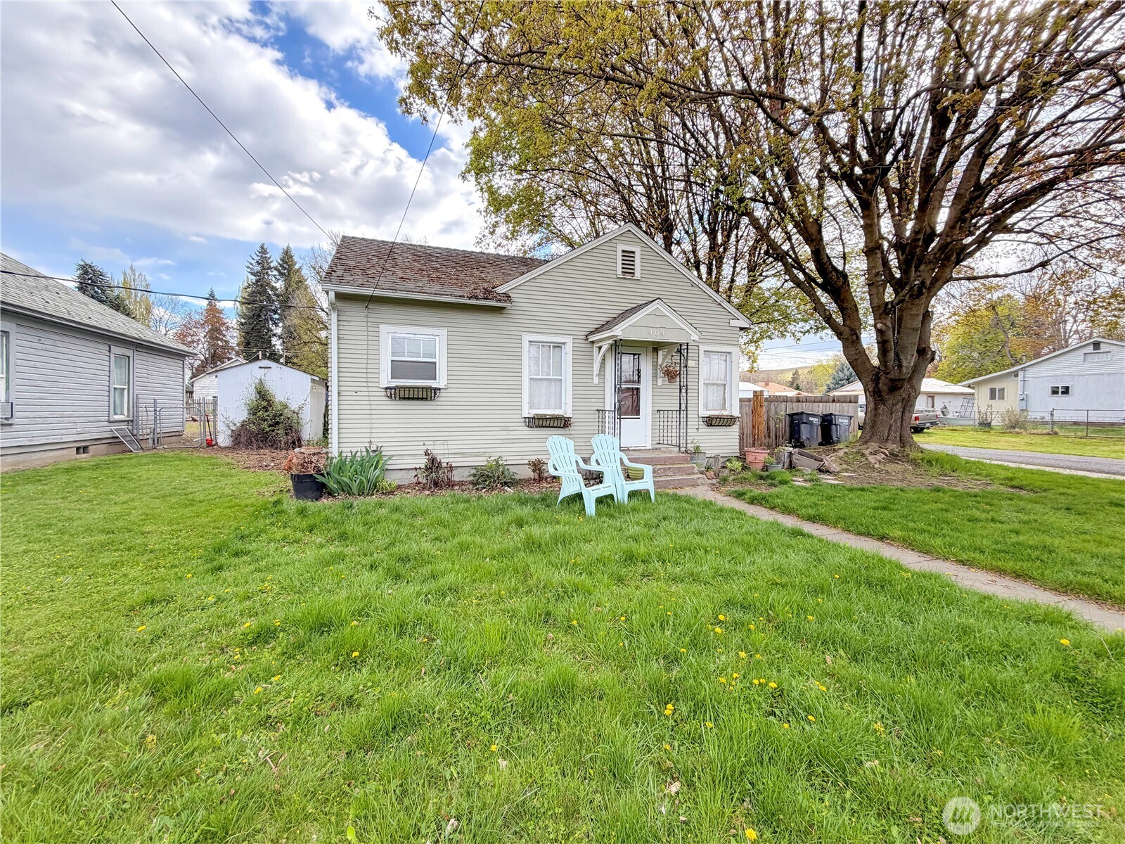 404 E Sixth Waitsburg WA 99361