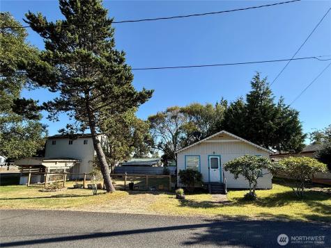 1512 270th Place Ocean Park WA 98640