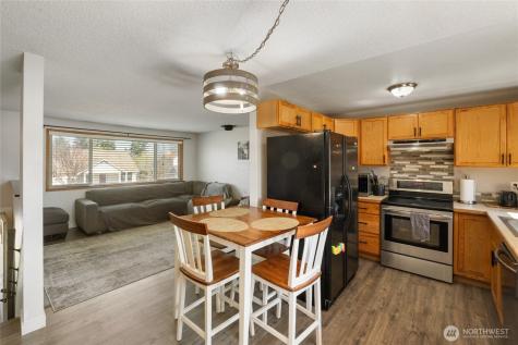 515 Van Trump Avenue NW Yelm WA 98597