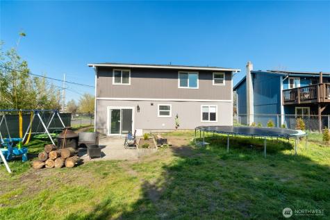 515 Van Trump Avenue NW Yelm WA 98597
