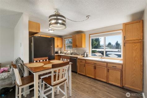 515 Van Trump Avenue NW Yelm WA 98597