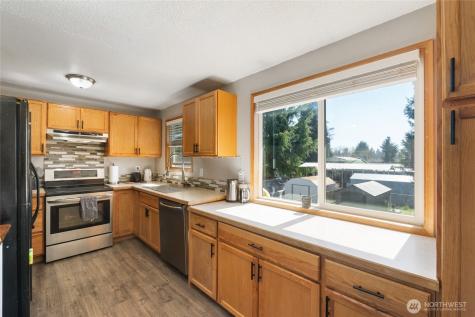 515 Van Trump Avenue NW Yelm WA 98597