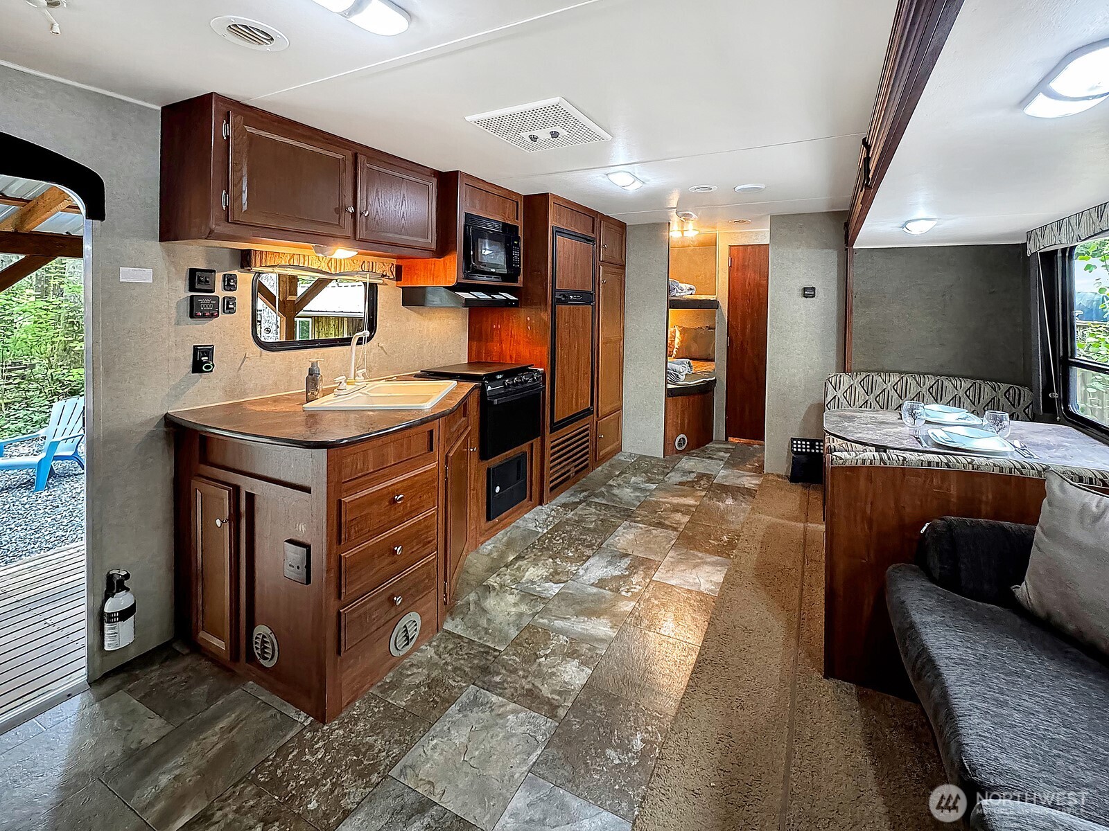 47 Wilderness Way Deming WA 98244