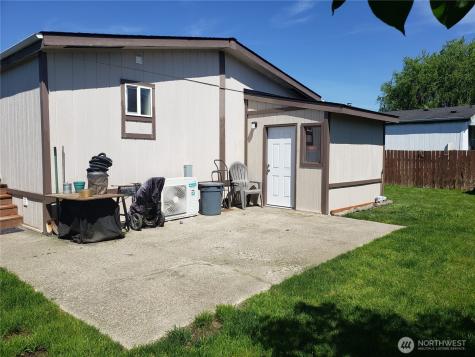 1936 Pine Cone Avenue Enumclaw WA 98022