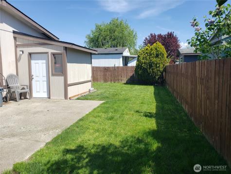 1936 Pine Cone Avenue Enumclaw WA 98022
