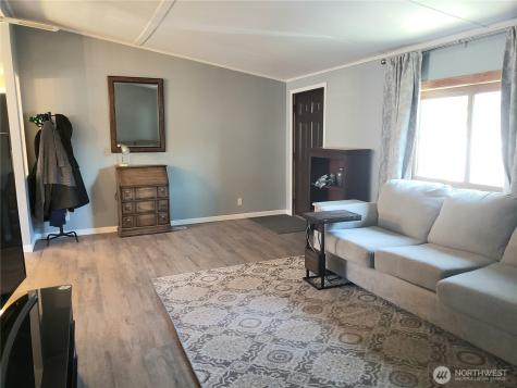 1936 Pine Cone Avenue Enumclaw WA 98022