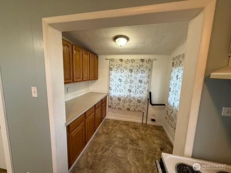 1132 Fowler Street Raymond WA 98577