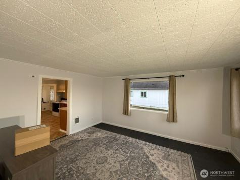 1132 Fowler Street Raymond WA 98577