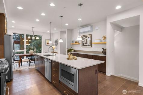 6522 32nd Avenue NE Seattle WA 98115