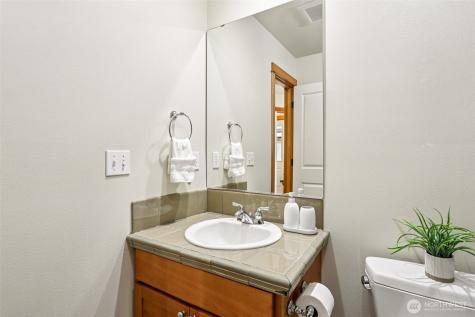 1939 10th Avenue W Seattle WA 98119