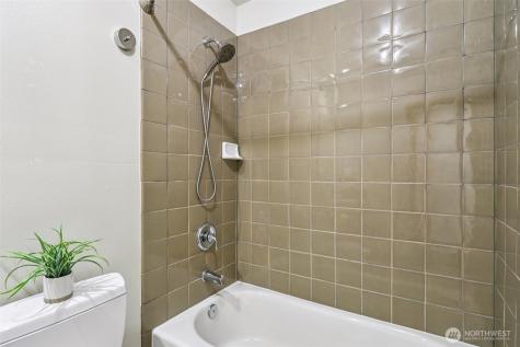 1939 10th Avenue W Seattle WA 98119