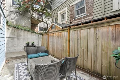 1939 10th Avenue W Seattle WA 98119