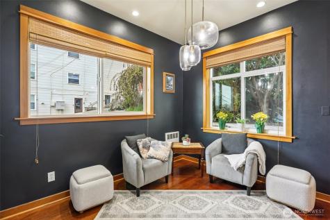 1939 10th Avenue W Seattle WA 98119