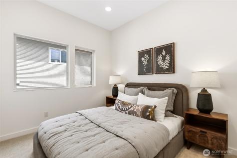 12524 15th Avenue NE Seattle WA 98125