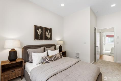 12524 15th Avenue NE Seattle WA 98125