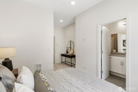12524 15th Avenue NE Seattle WA 98125