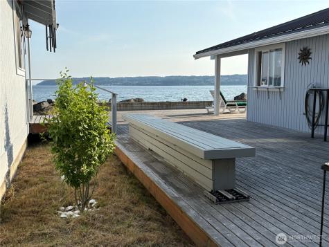 27 S Beach Drive Hat Island WA 98206