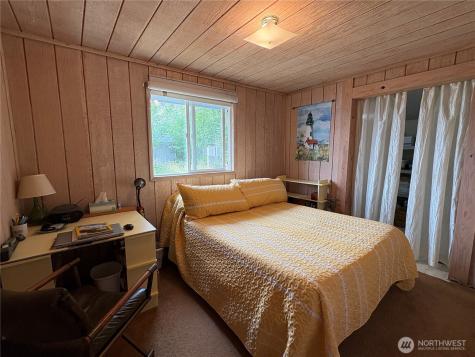 27 S Beach Drive Hat Island WA 98206