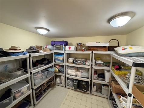 27 S Beach Drive Hat Island WA 98206