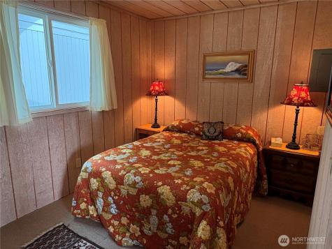 27 S Beach Drive Hat Island WA 98206