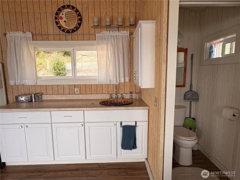 27 S Beach Drive Hat Island WA 98206
